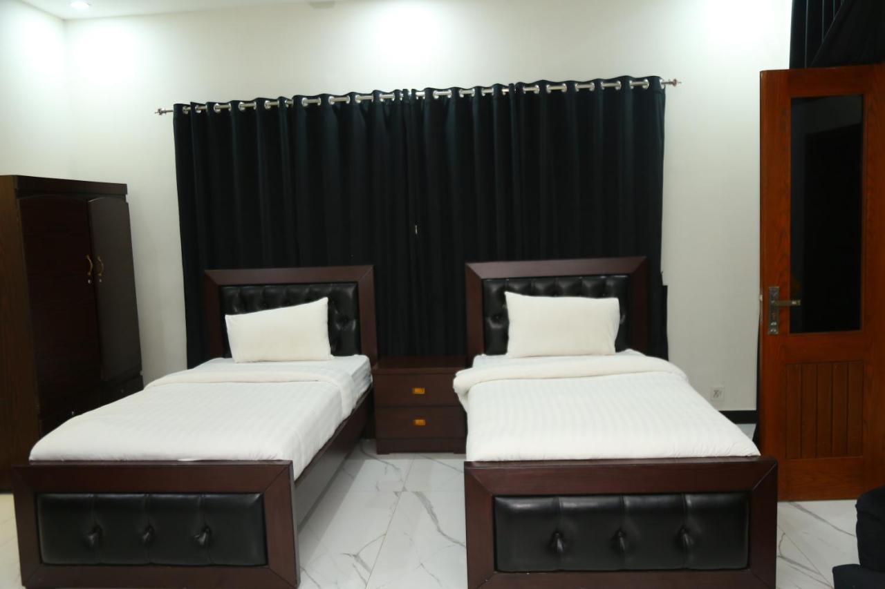 Bed and Breakfast Grand Royal Islamabad Esterno foto