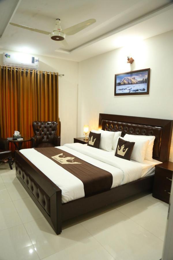 Bed and Breakfast Grand Royal Islamabad Esterno foto