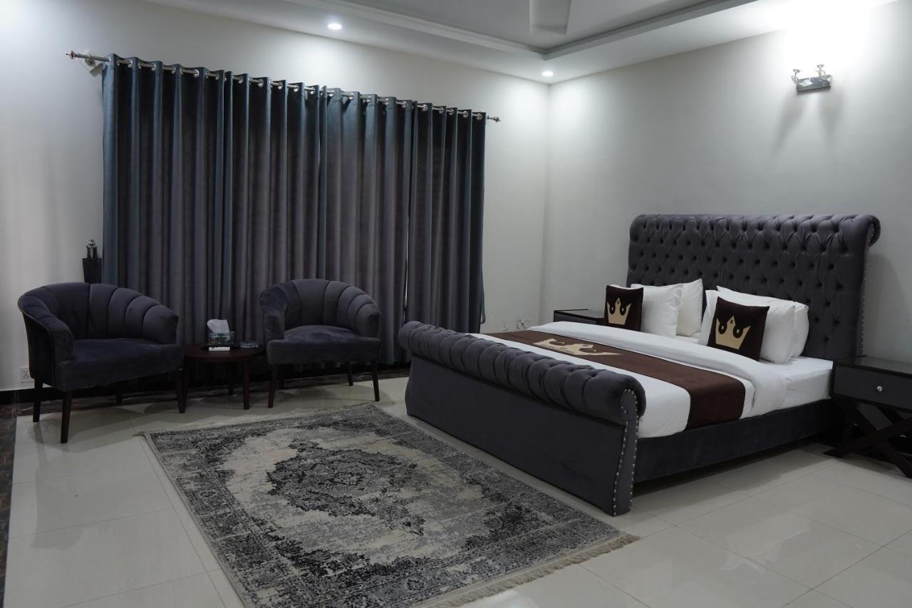 Bed and Breakfast Grand Royal Islamabad Esterno foto
