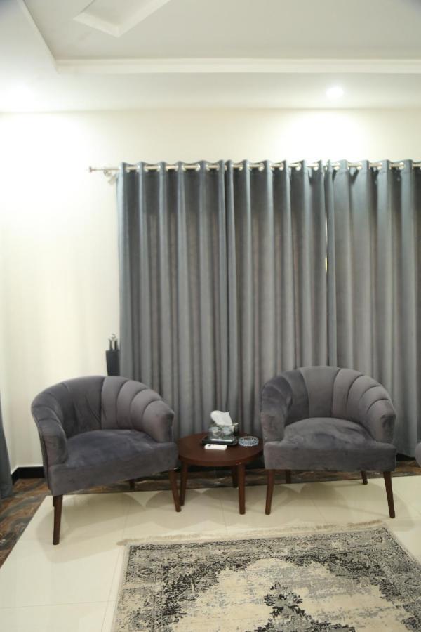 Bed and Breakfast Grand Royal Islamabad Esterno foto
