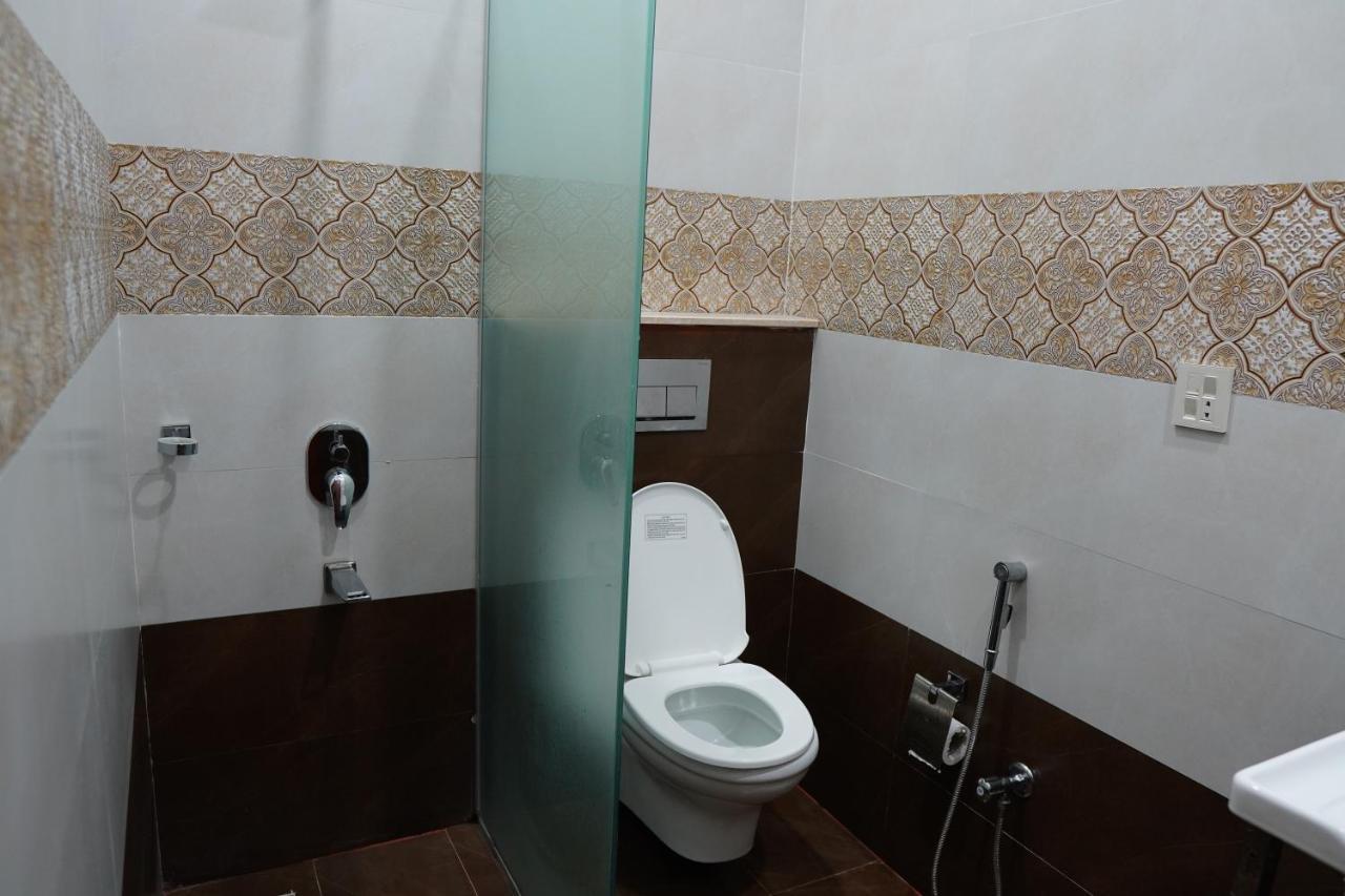 Bed and Breakfast Grand Royal Islamabad Esterno foto