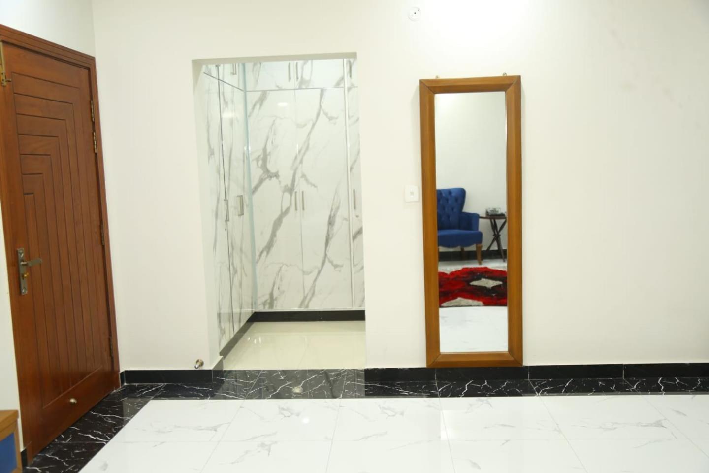 Bed and Breakfast Grand Royal Islamabad Esterno foto