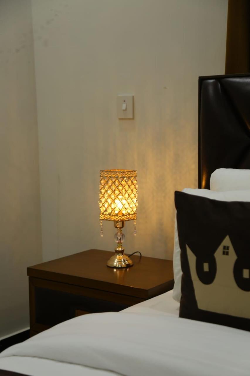 Bed and Breakfast Grand Royal Islamabad Esterno foto