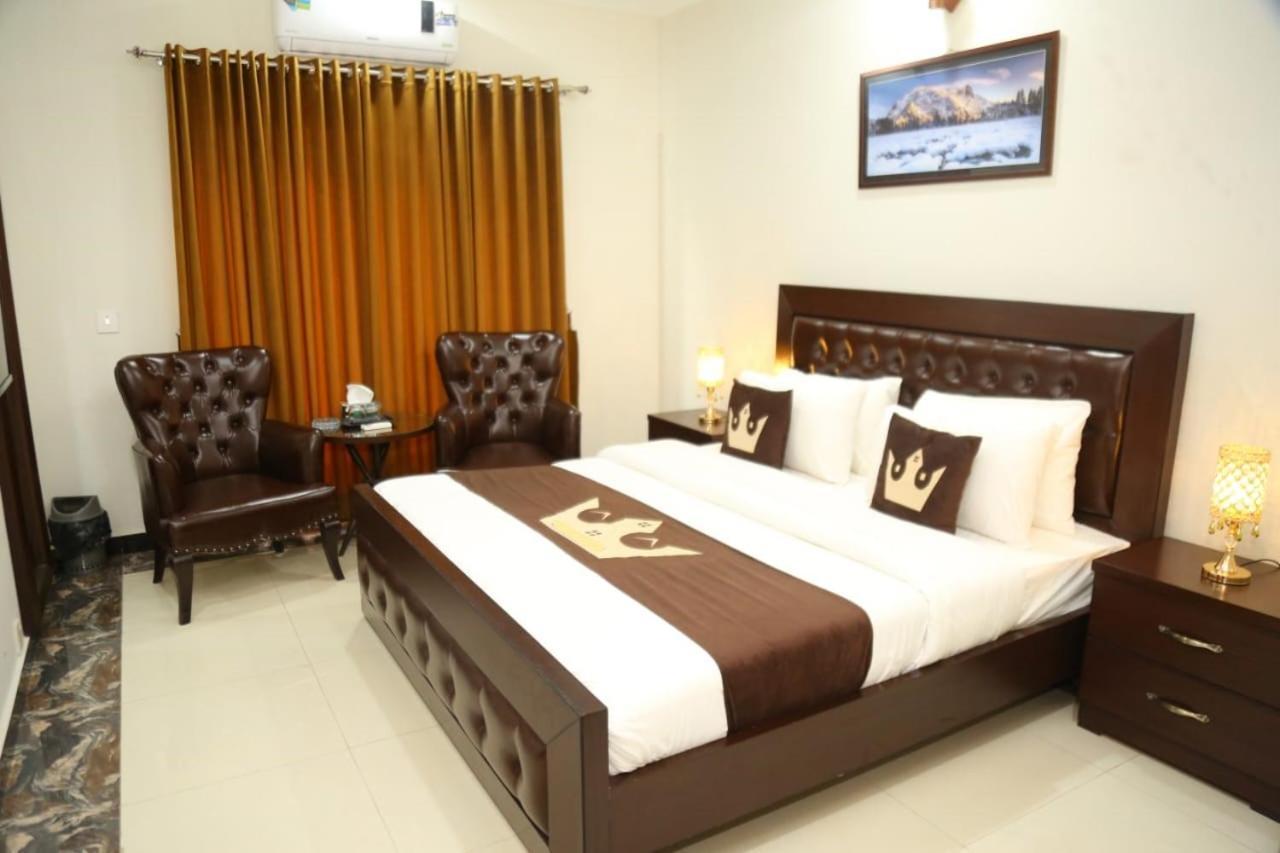 Bed and Breakfast Grand Royal Islamabad Esterno foto