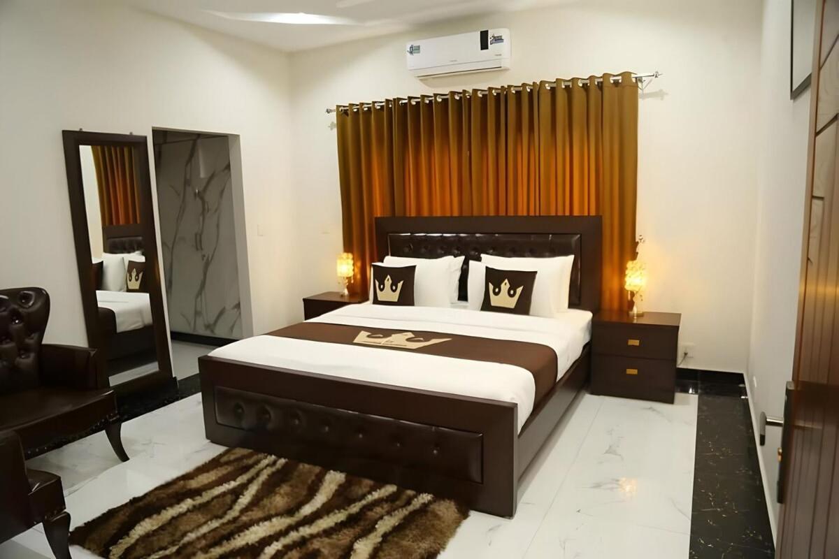 Bed and Breakfast Grand Royal Islamabad Esterno foto